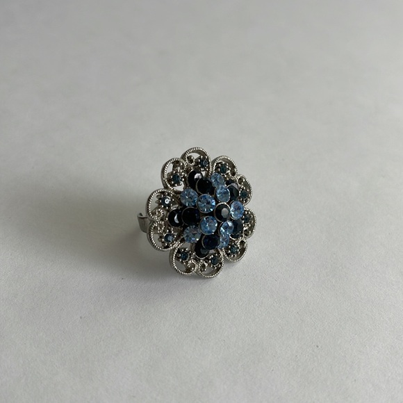 Shades of Blue Floral Scroll Adjustable ring - Picture 2 of 3
